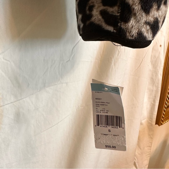 Cheetah Print Plush Hoodie - Picture 8 of 10